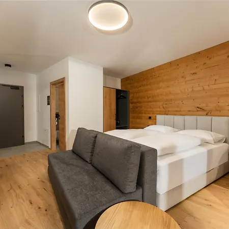 Pure Alpine アパート シュラートミンク